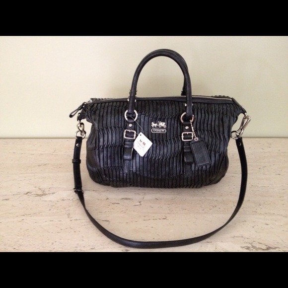 ❌ SOLD ❌ Coach Madison Gathered Juliet Black MSRP - Picture 2 of 4