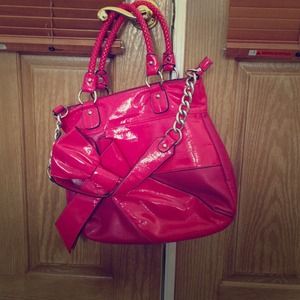 Pink bow handbag