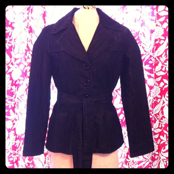 Says small but fits like medium. Never worn.