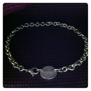 Return To Tiffany oval tag necklace