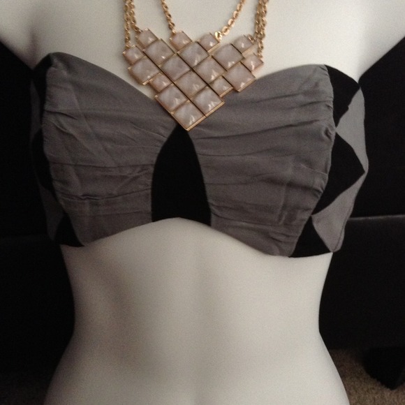 BCBGeneration Bandeau top Geo‼️‼️‼️‼️‼️ - Picture 1 of 2