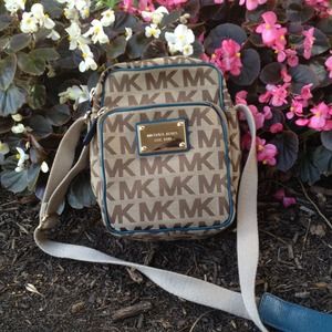 Authentic Michael Kors cross body. Great condition
