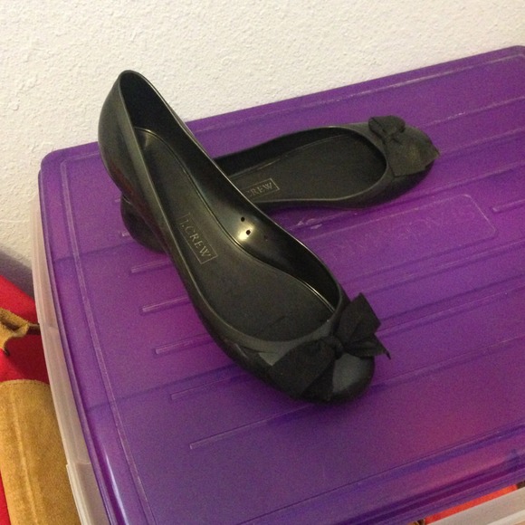J Crew black rain flats w/ bows! 🎀 Sz 6