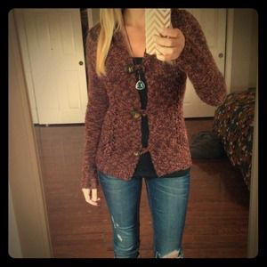 Chunky knit maroon Buckle sweater