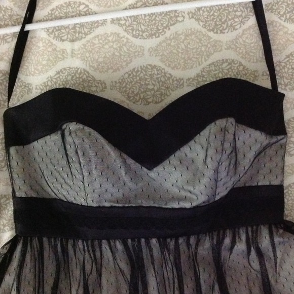 White House Black Market Cocktail Dress - Picture 2 of 2