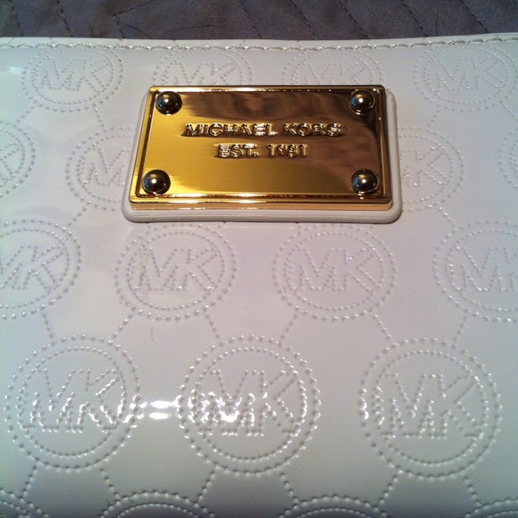❌Sold❌Authentic Michael Kors Wallet