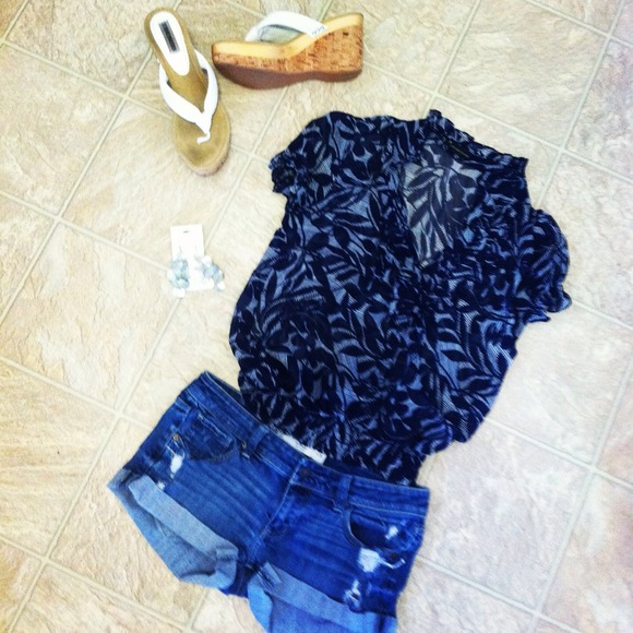 Sz S Navy // White dressy shirt button down - Picture 2 of 4