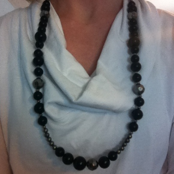 Black and Silver beaded necklace - Picture 1 of 2