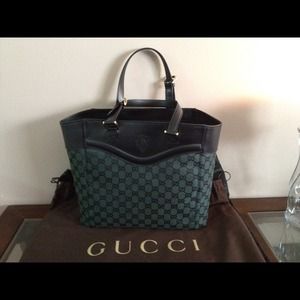 Authentic Gucci Signature Tote