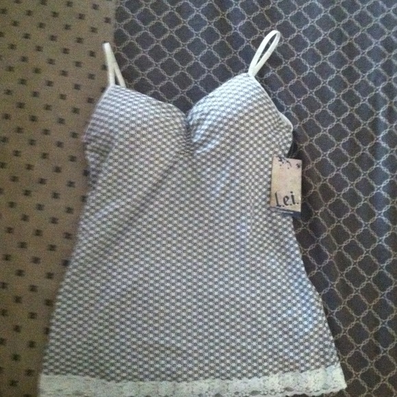 NWT XL L.E.I top - Picture 1 of 4