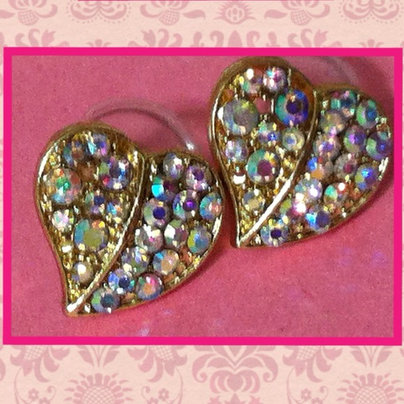 Cute heart diamond studded gold earrings