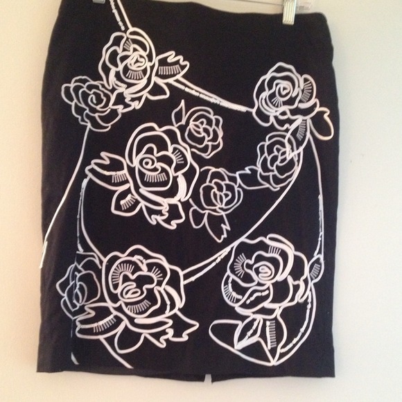 ***SOLD*** White House Black Market skirt