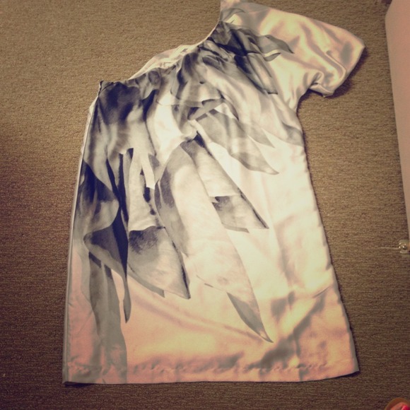 ❌TRADE❌Silver Lauren Conrad one-shoulder