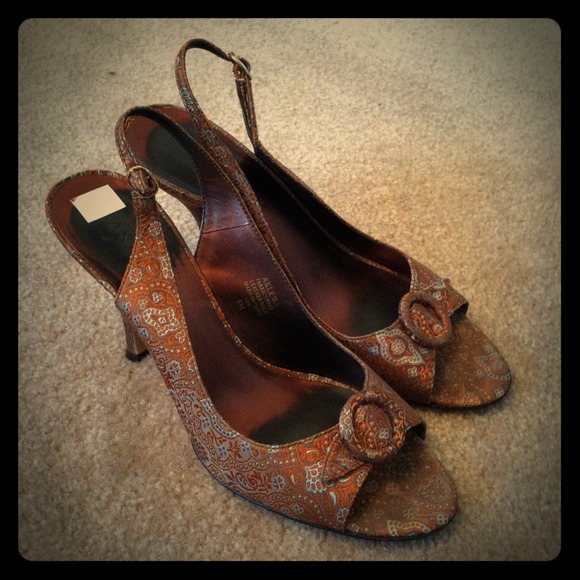 👠👠 Anne Klein Slingback Pumps 👠👠