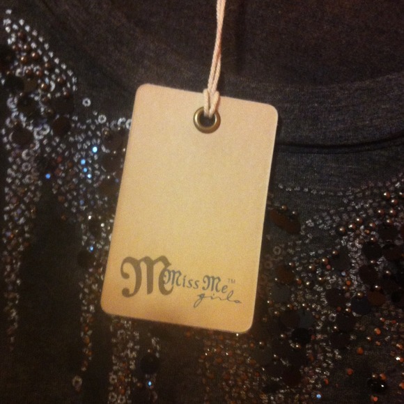 ⛔️SOLD⛔️ Miss Me Dark Grey Sequin Sparkly Tee - Picture 2 of 4