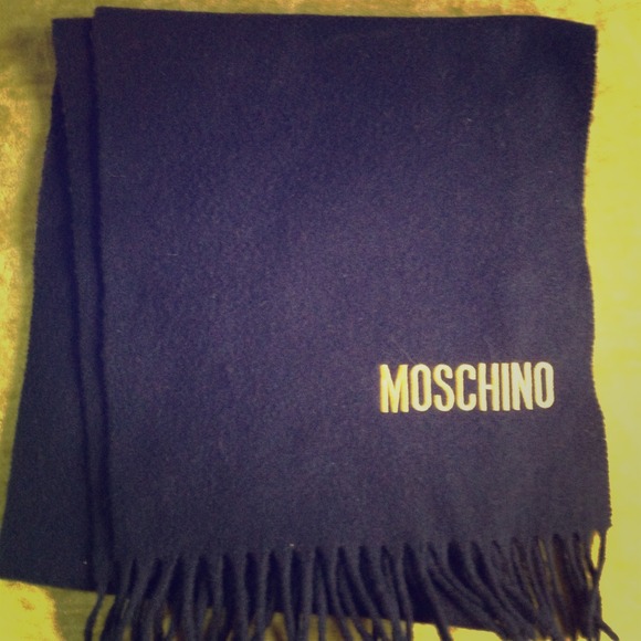 VINTAGE NAVY AND YELLOW MOSCHINO SCARF!