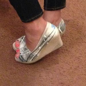 TOMS Custom painted wedges