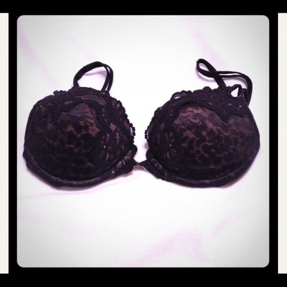Black lace Victoria Secret bra!