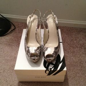 New Nine West Sling back pumps
