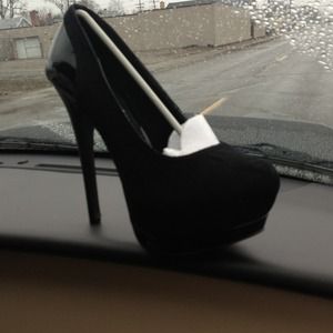 New never worn black pumps size 8 beautiful