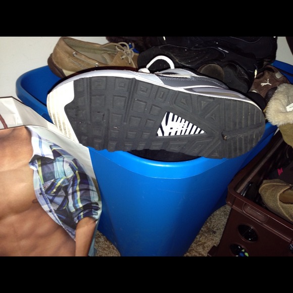 Nike Air Max - Picture 2 of 3