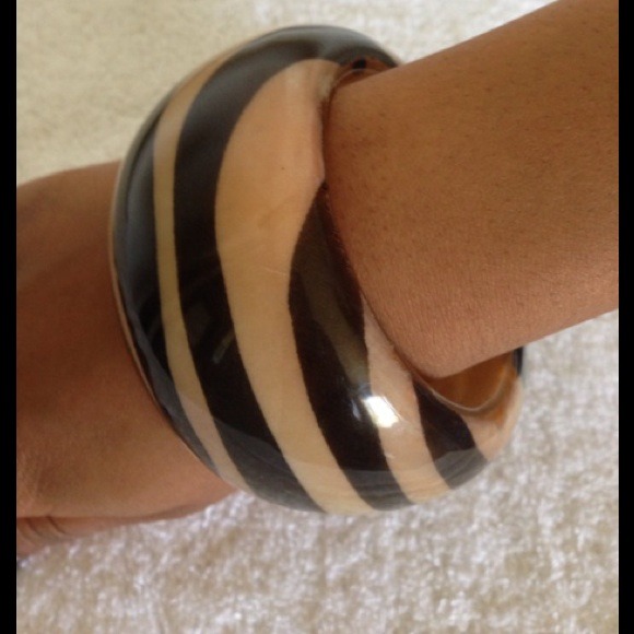 Dark Brown and Tan Hammer Bracelet - Picture 3 of 4