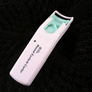Eyelash curler
