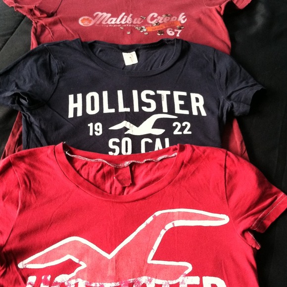 Hollister Tops - Hollister t-shirts🔵