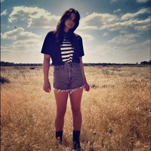 Vintage Guess shorts. 27 inch waist.