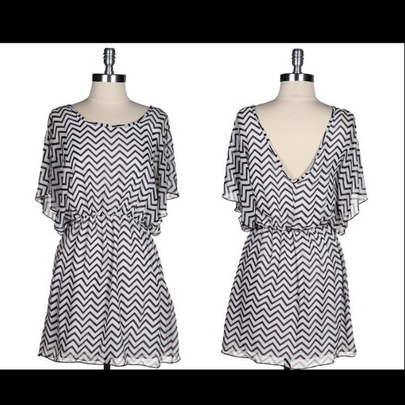 ***SOLD***Black/White Chevron Dress - Picture 1 of 1