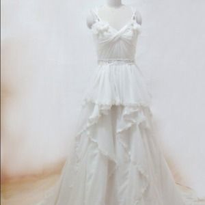 Gorgeous New wedding dress size 2
