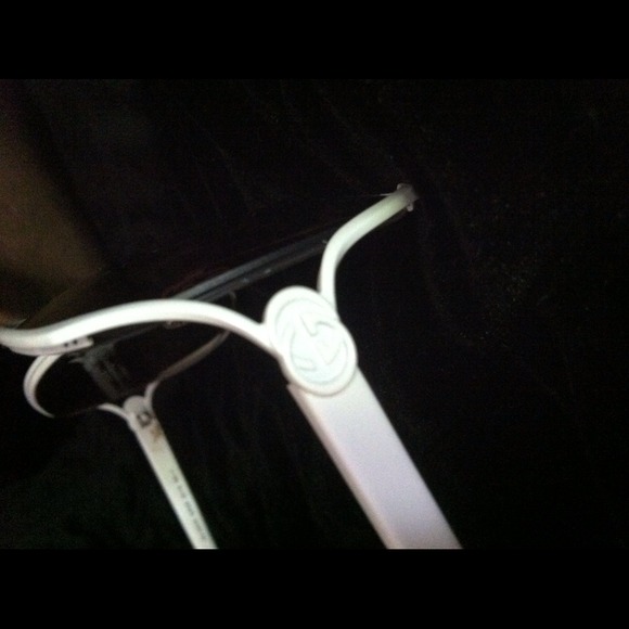 Gucci Sunglasses - Picture 2 of 3