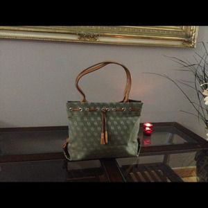 Authentic Dooney & Bourke Tote handbag