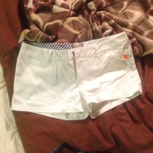 SALE🎉🎉👏New volcom white shorts