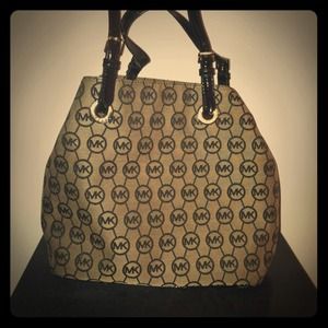 ***REDUCED***Michael Kors large tote