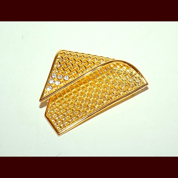 Sold 🚩Authentic Vintage CHRISTIAN DIOR BROOCH