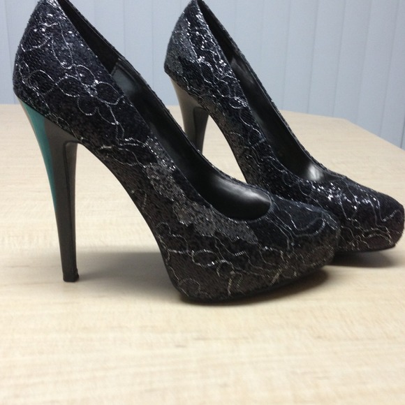 ❌SOLD❌Black heels