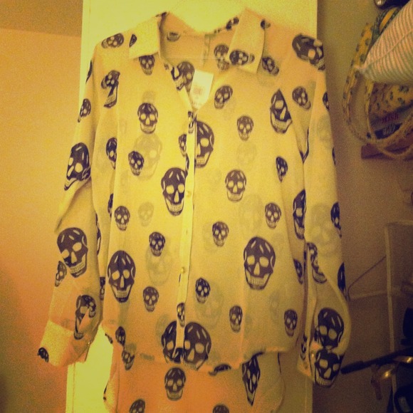 High Low Skull Sheer Top 🚫SOLD🚫