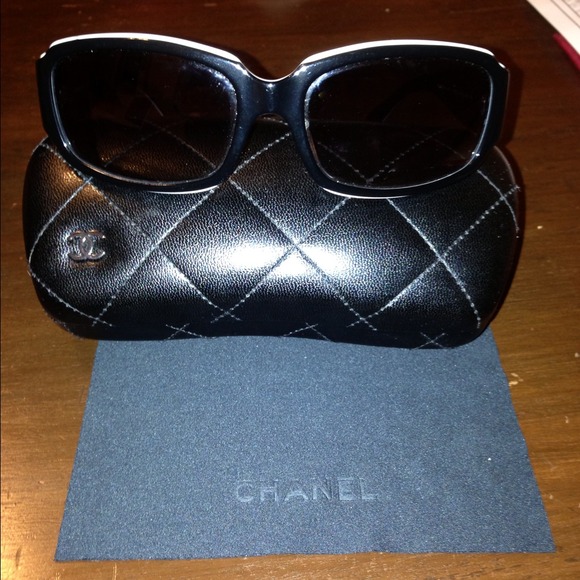 ***SOLD******Authentic Chanel sunglasses