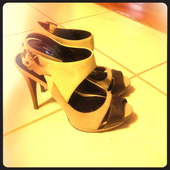Bakers heels with multiple neutral tones, size 8 - Picture 1 of 1