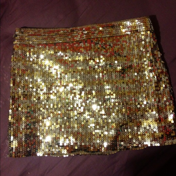 🚫SOLD ON EBAY🚫Gorgeous Sequined Skirt - Picture 3 of 4