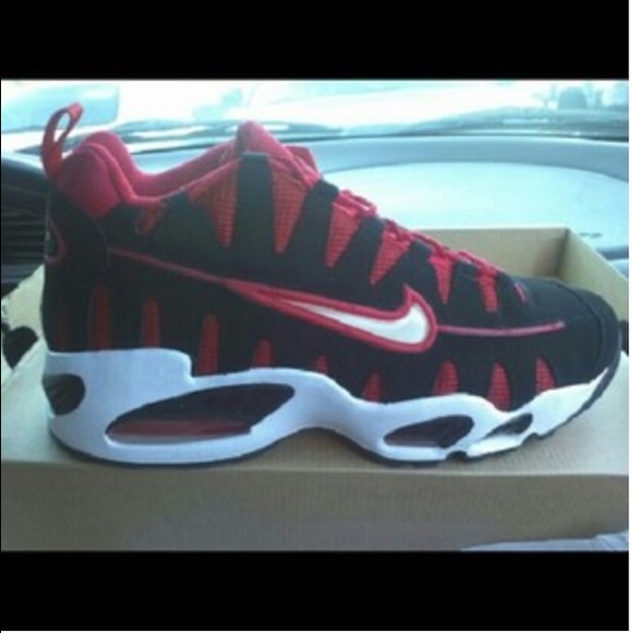 Selling These Nike Airmax Nomo's !
