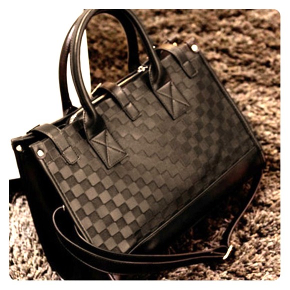 **Reserved for @loriannmullen**102Black Tote