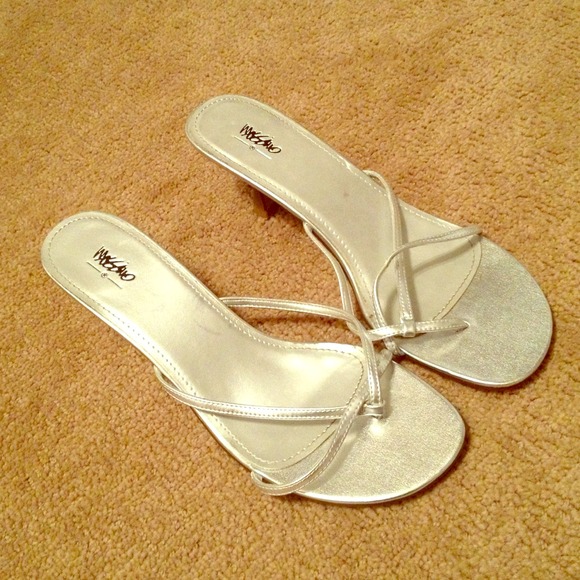 SOLD IN BUNDLE--Silver Mossimo sandals - Picture 1 of 1