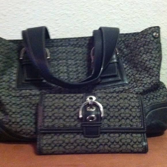 🚫SOLD🚫Reduced🔸Authentic Coach bag & Wallet