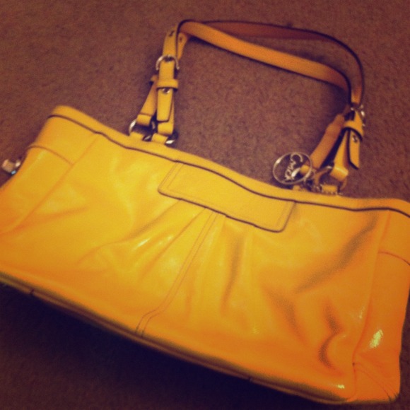 Authentic Coach bright yellow handbag :)⭐
