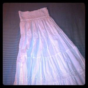 White strapless hippie flow dress