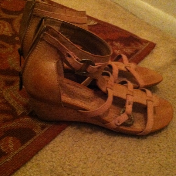 Gladiator Sandal - Picture 2 of 3