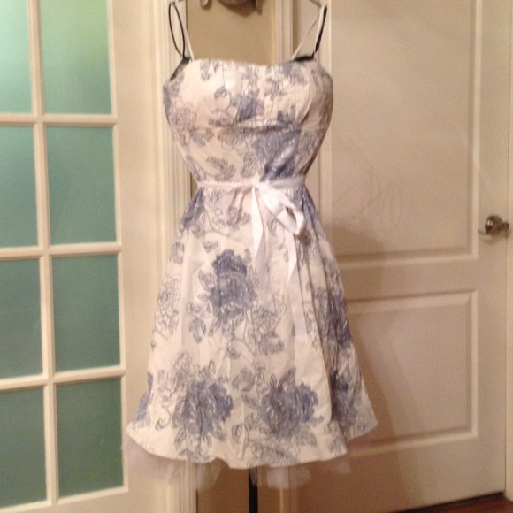Beta house  Dresses & Skirts - Sold