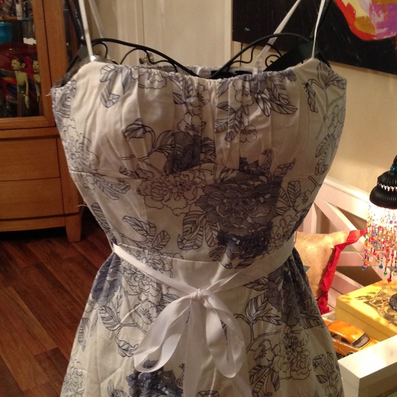 Sold - Picture 3 of 4